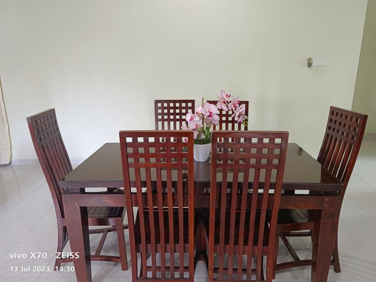 Homestay Yasmeen Marang Exterior photo